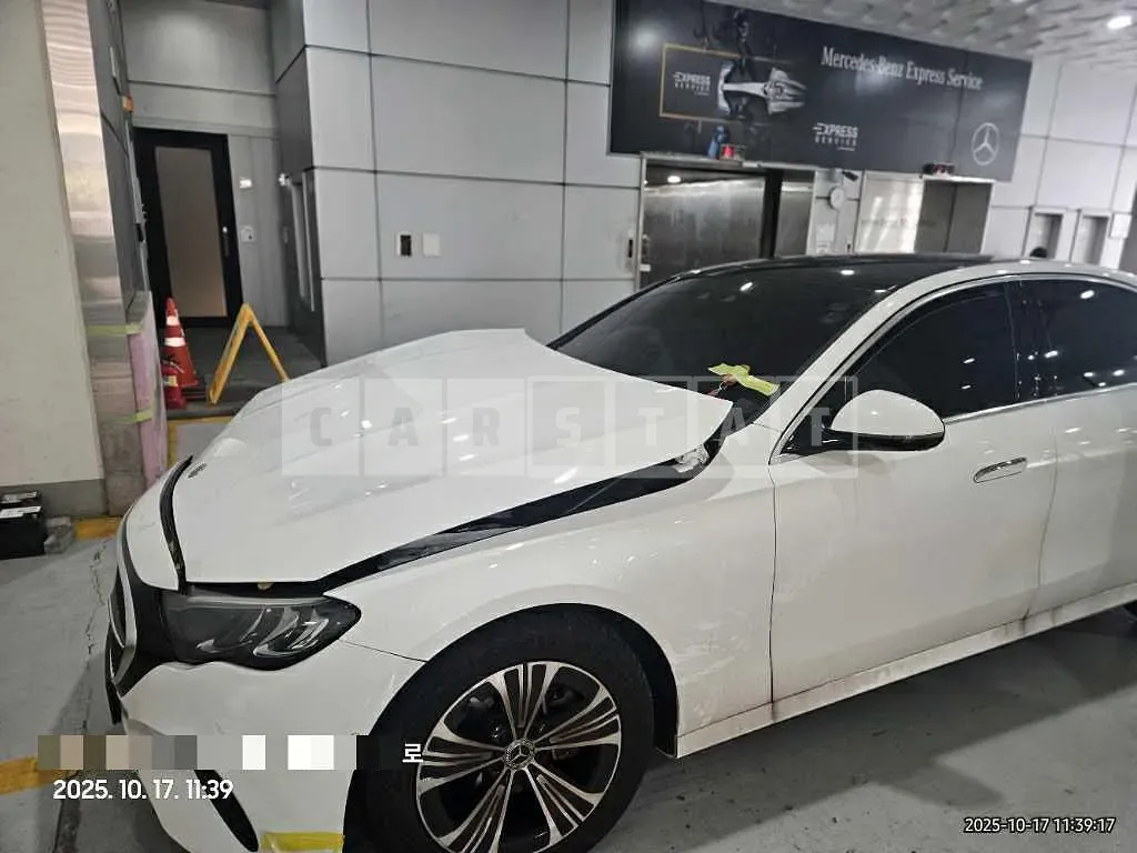 Photo 2 of 44: 2024 Mercedes-Benz E200 — Korean insurance auction