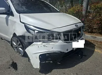 Photo 1 of 17: 2015 Kia Carnival — Korean insurance auction