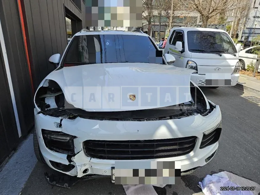 Photo 2 of 16: 2016 Porsche Cayenne Diesel, VIN WP1AF2928GKA49415 — Korean insurance auction