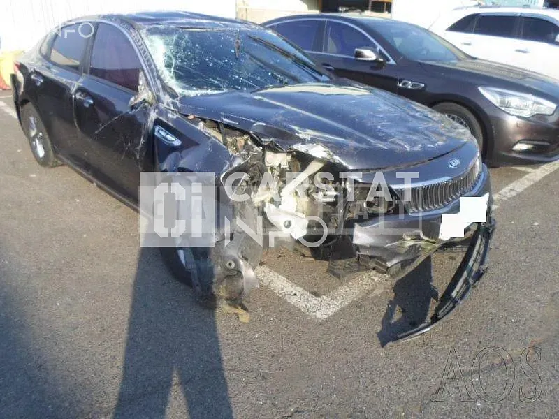 Photo 2 of 11: 2019 Kia K5 — Korean insurance auction