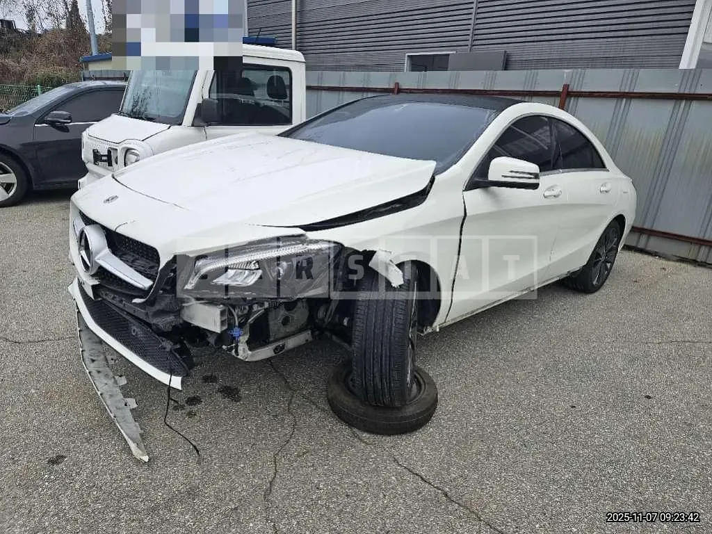 Photo 2 of 9: 2018 Mercedes-Benz CLA250 4Matic — Korean insurance auction