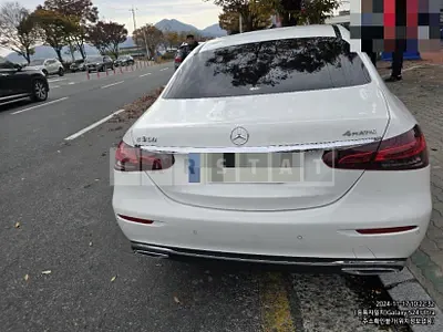 Photo 1 of 7: 2021 Mercedes-Benz E350 4Matic — Korean insurance auction
